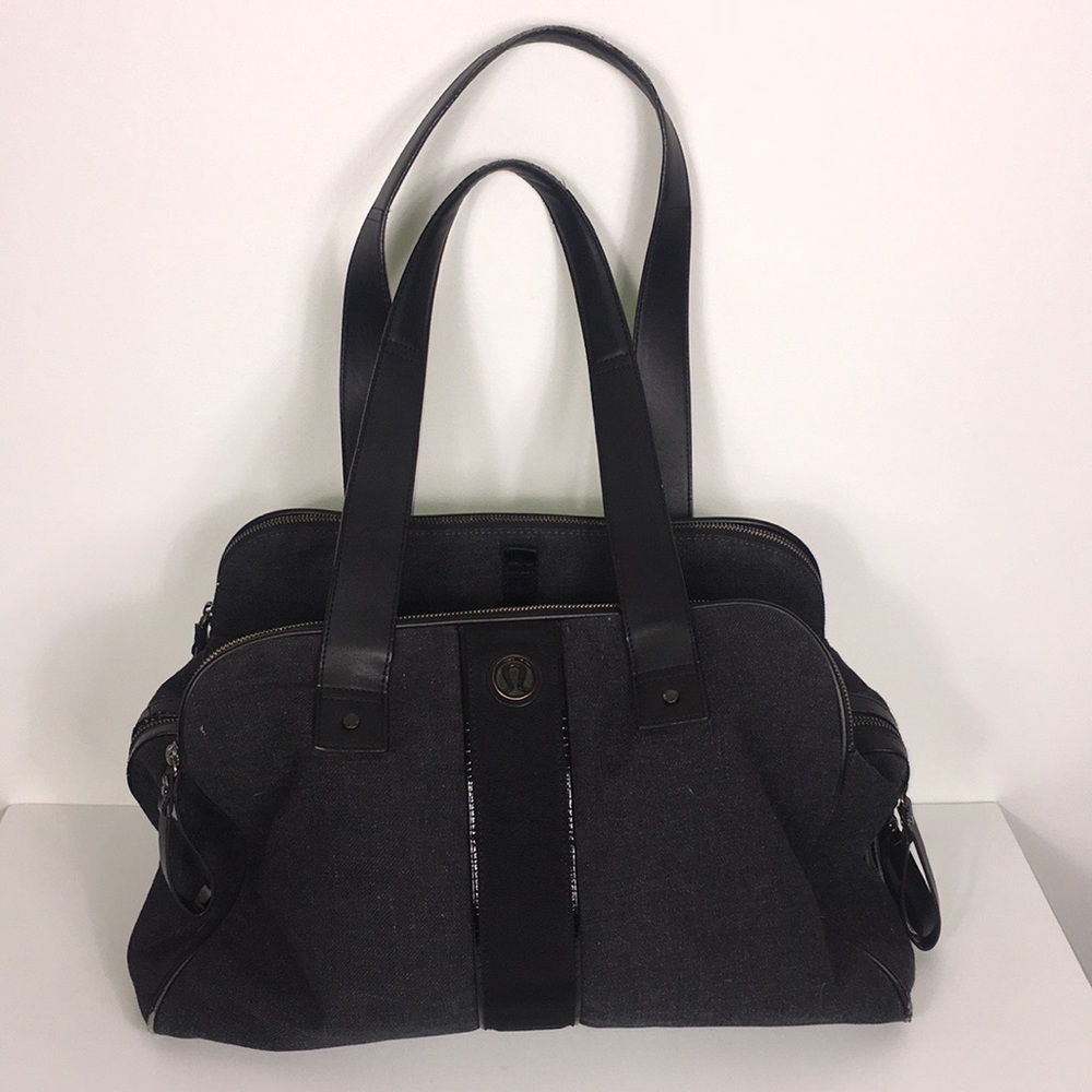 🛑🛑 SOLD!! Lululemon Black Yoga Wool Duffle Bag - Picture 1 of 8